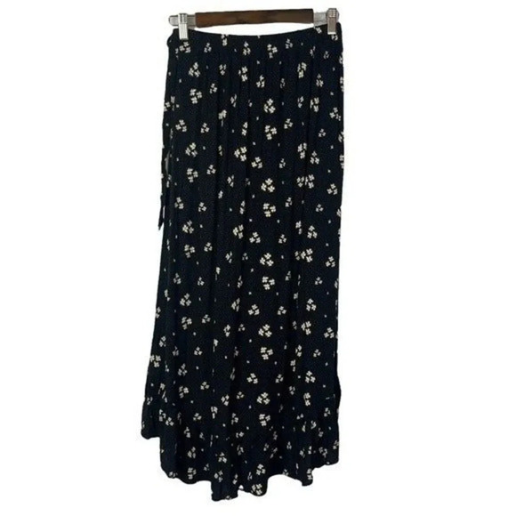 American Eagle AEO Black Floral Ruffle Wrap Maxi Skirt XS - Picture 3 of 5